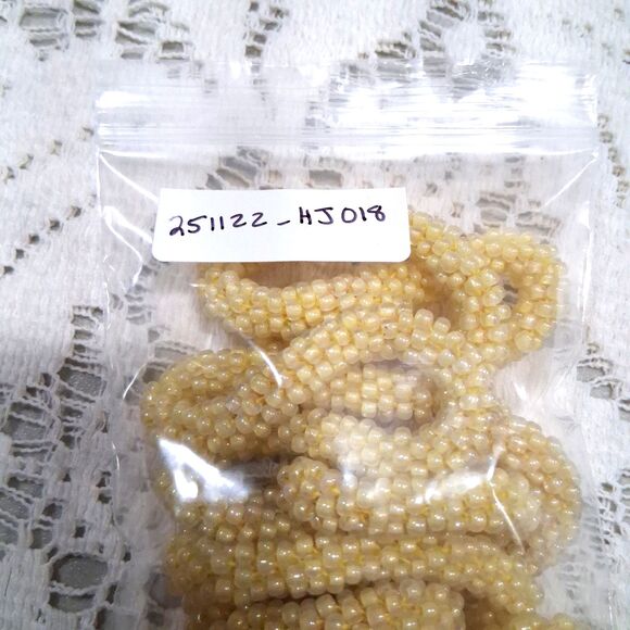 Vintage Creamy Yellow Seed Bead Hand Crocheted Necklace Long Flapper, 45" - Picture 6 of 6